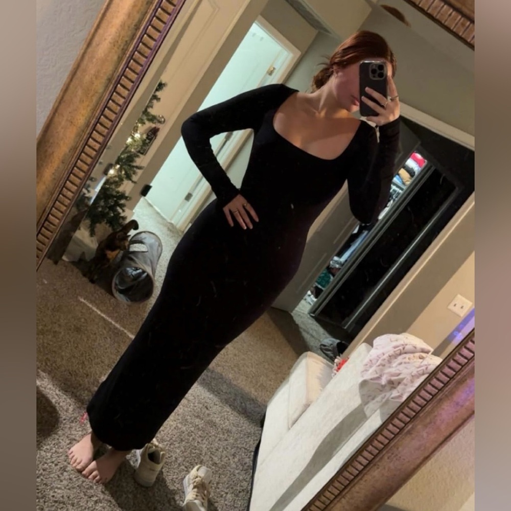 Long Sleeve Ribbed Maxi Dress - Picture 4 of 4